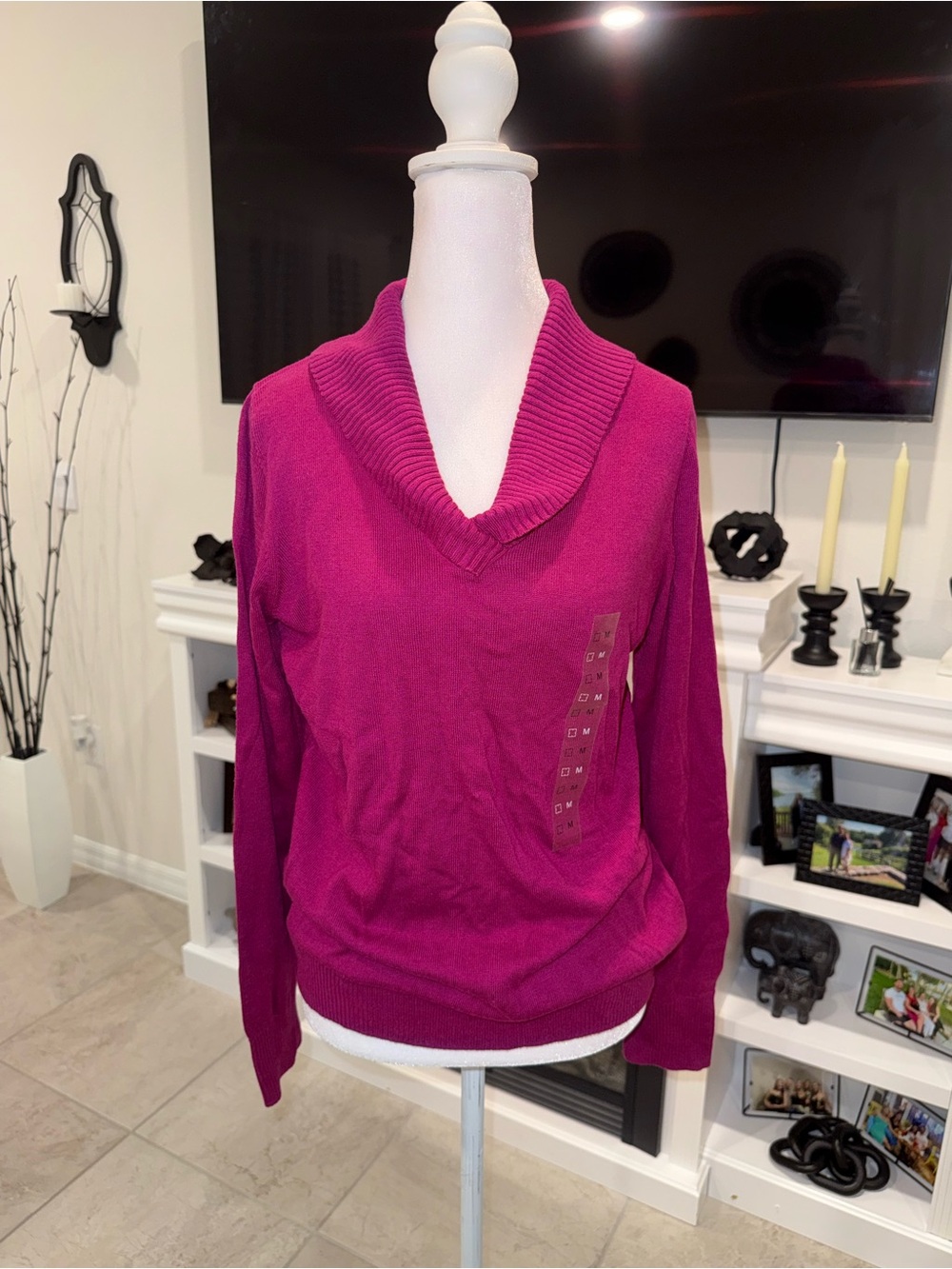2 x 20$ Liz Claiborne Fuchsia Shawl Collar Sweater Size M